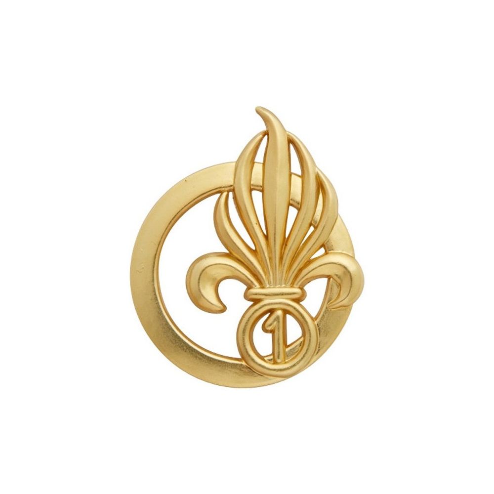 Emblème doré du 1er Régiment Étranger d'Infanterie sur un béret, insigne légion