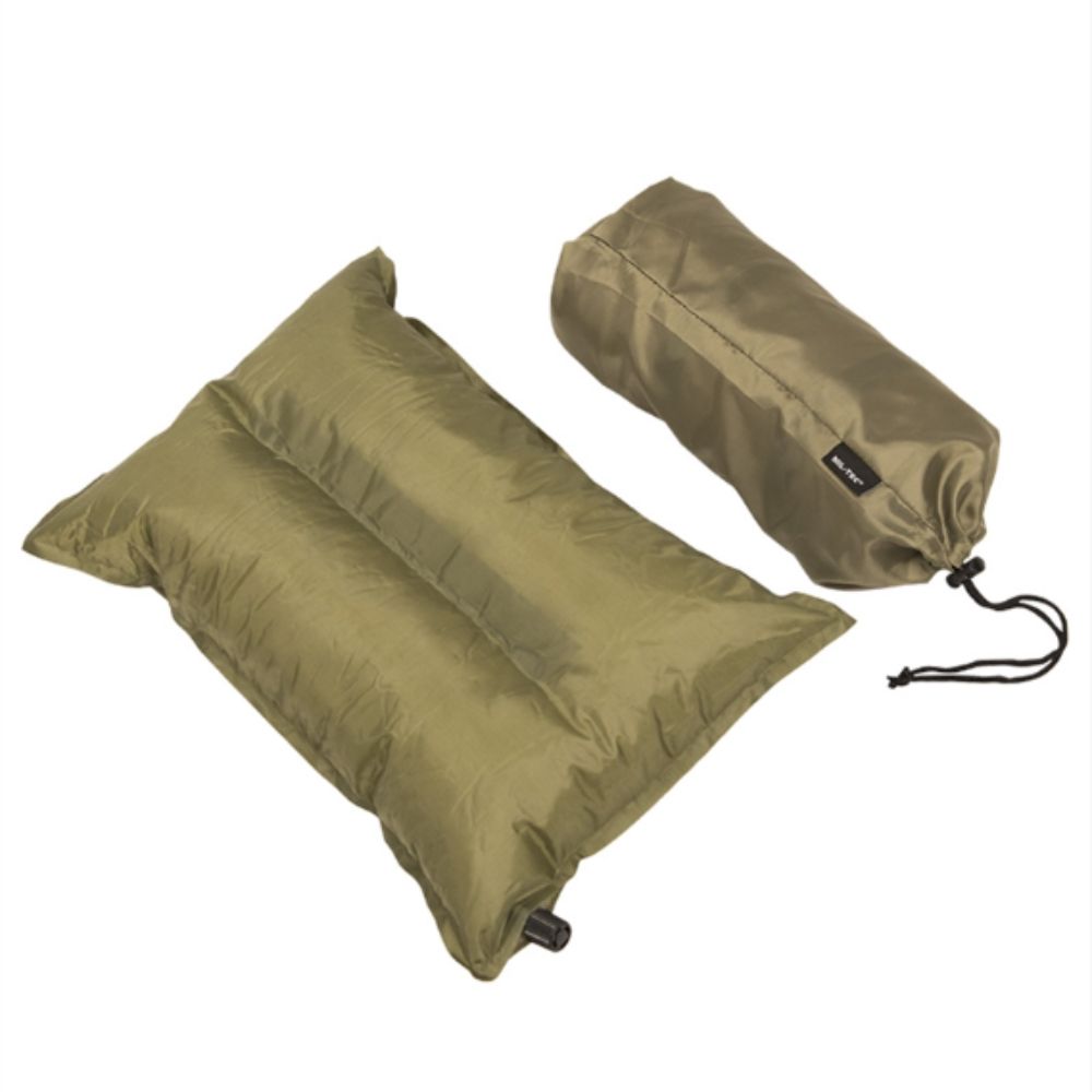 Oreiller auto-gonflable vert olive Mil-Tec, en polyester et mousse polyuréthane, léger et facile à transporter avec son sac de transport inclus, dimensions 38 x 22 x 8,5 cm