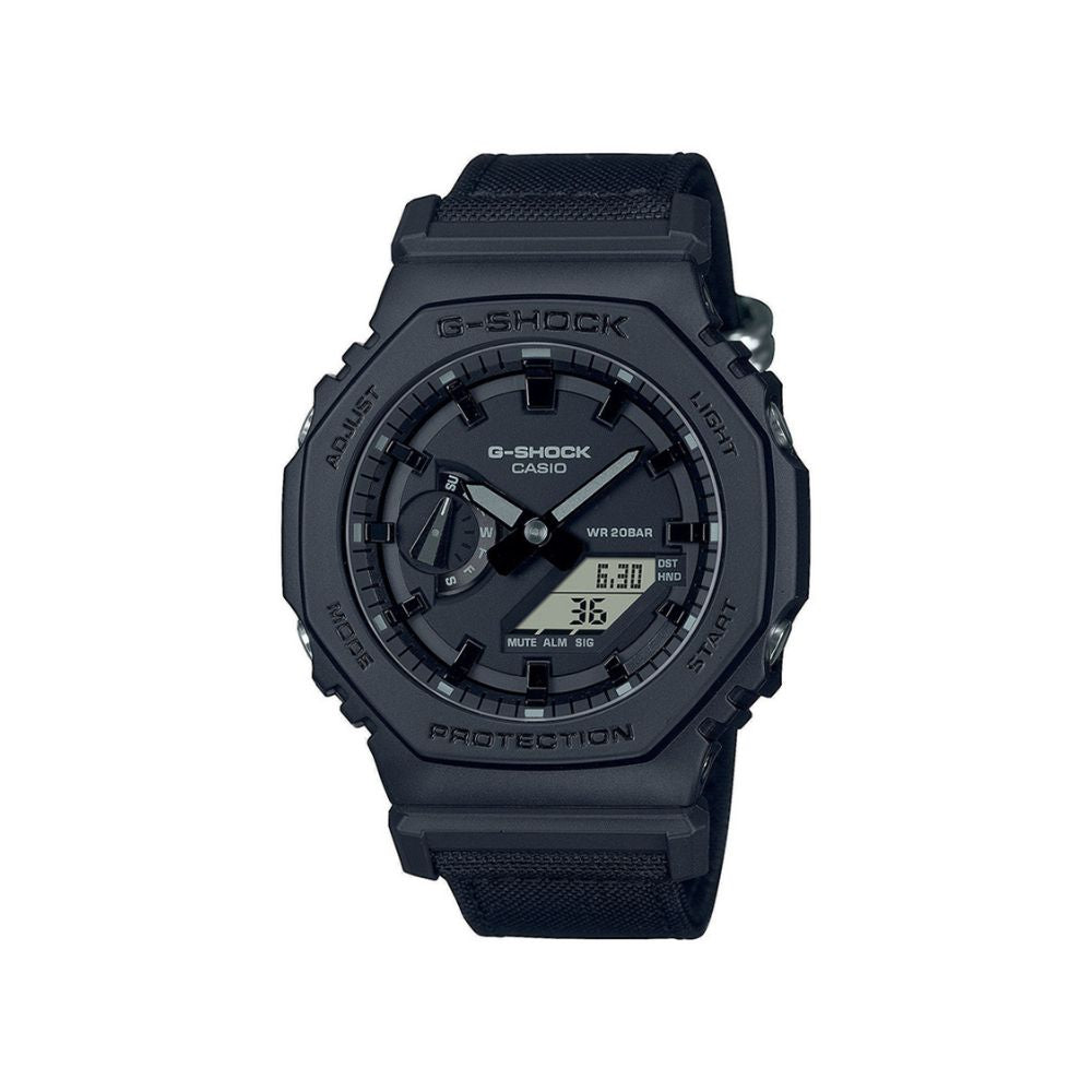 Montre G-Shock GA-2100BCE noire de la marque Casio, robuste, légère et fine avec bracelet en tissu Cordura et cadran en verre minéral.