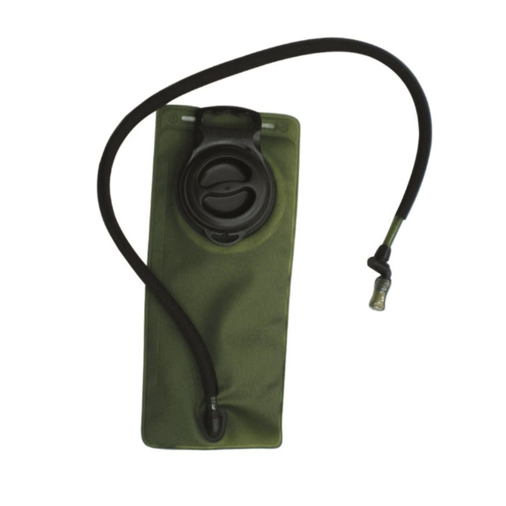 Poche d'hydratation Mil-Tec 2.5L vert olive avec tuyau pour boire, grande ouverture pour remplissage facile, et équipement antibactérien Microban