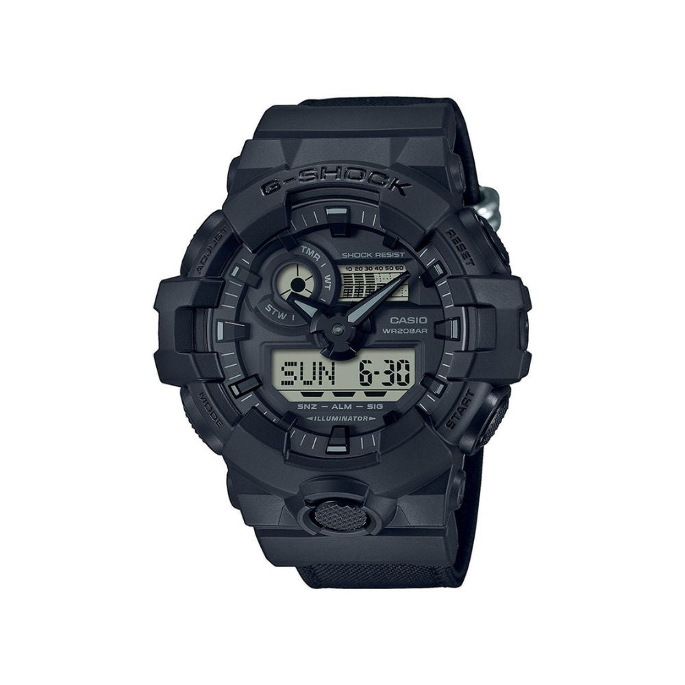 Montre G-Shock GA-700BCE noire de Casio avec fonctionnalités multiples comme calendrier automatique, heure universelle, affichage de l'heure au format 12/24, compte à rebours, chron