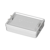 Boîte en aluminium étanche MFH avec couvercle à joint en caoutchouc et fermeture latérale utilisable comme poignée, dimensions 13.3 x 9.2 x 3.
