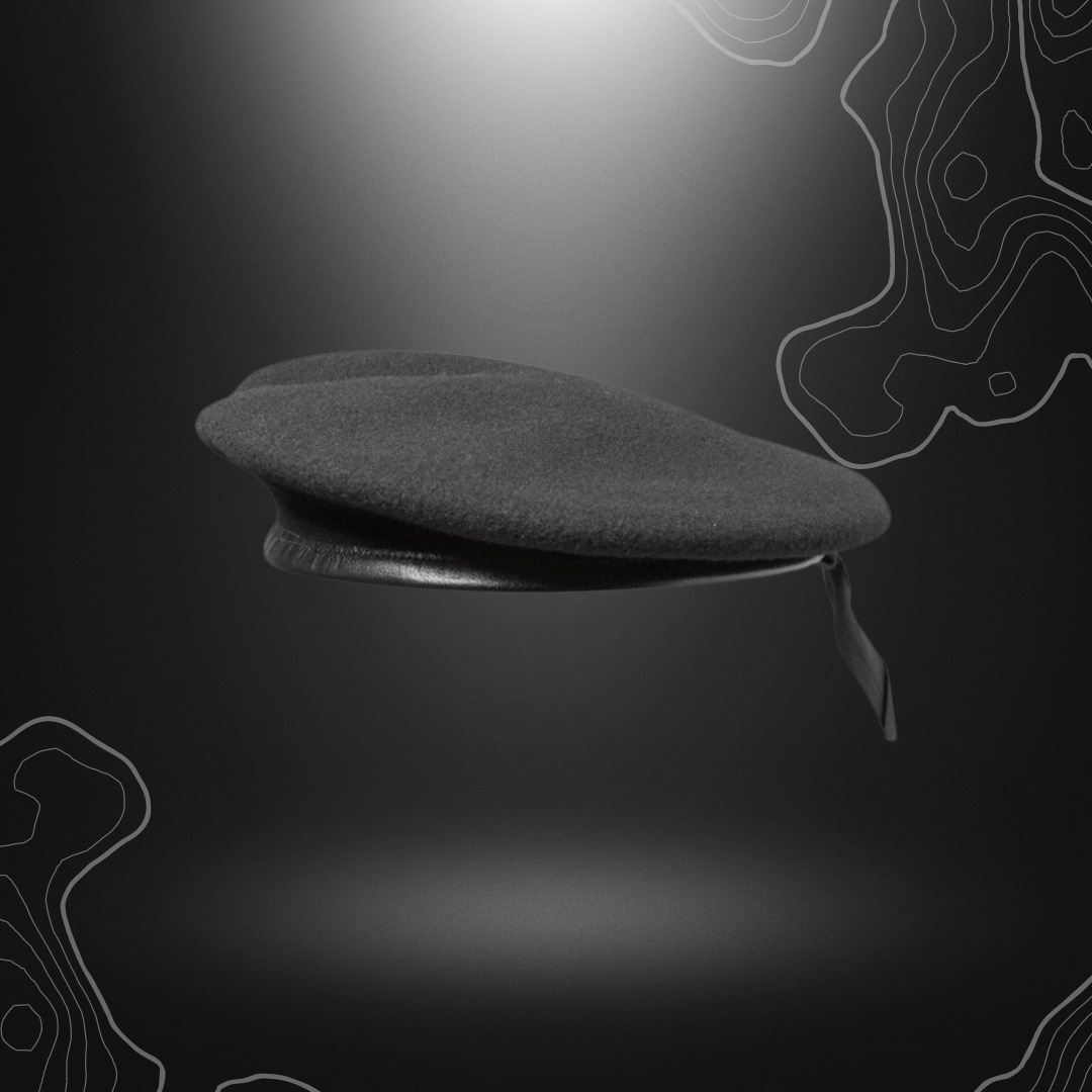 Beret noir spécial commando en laine avec porte-insigne, pourtour en cuir et lacet viscose noir, diamètre 8 pouces, doublure coiffe simple 100% acétate, tailles disponibles