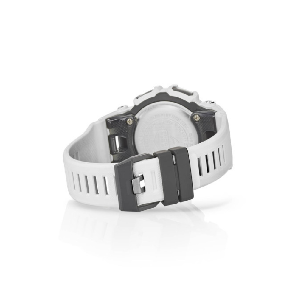 Montre sportive connectée G-Shock GBA-900 de Casio avec cadran en verre minéral et bracelet en résine, fonctionnalités de synchronisation Bluetooth, podomètre et éclairage LED.
