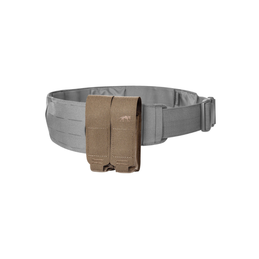 Porte chargeur double TT DBL PISTOL MAG POUCH MKIII de TASMANIAN TIGER pour deux chargeurs pistolet, avec fermeture Velcro et système d'attache MOLLE.