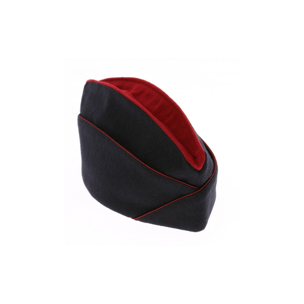 Calot d'infanterie en drap marine avec soutache et tranche garance