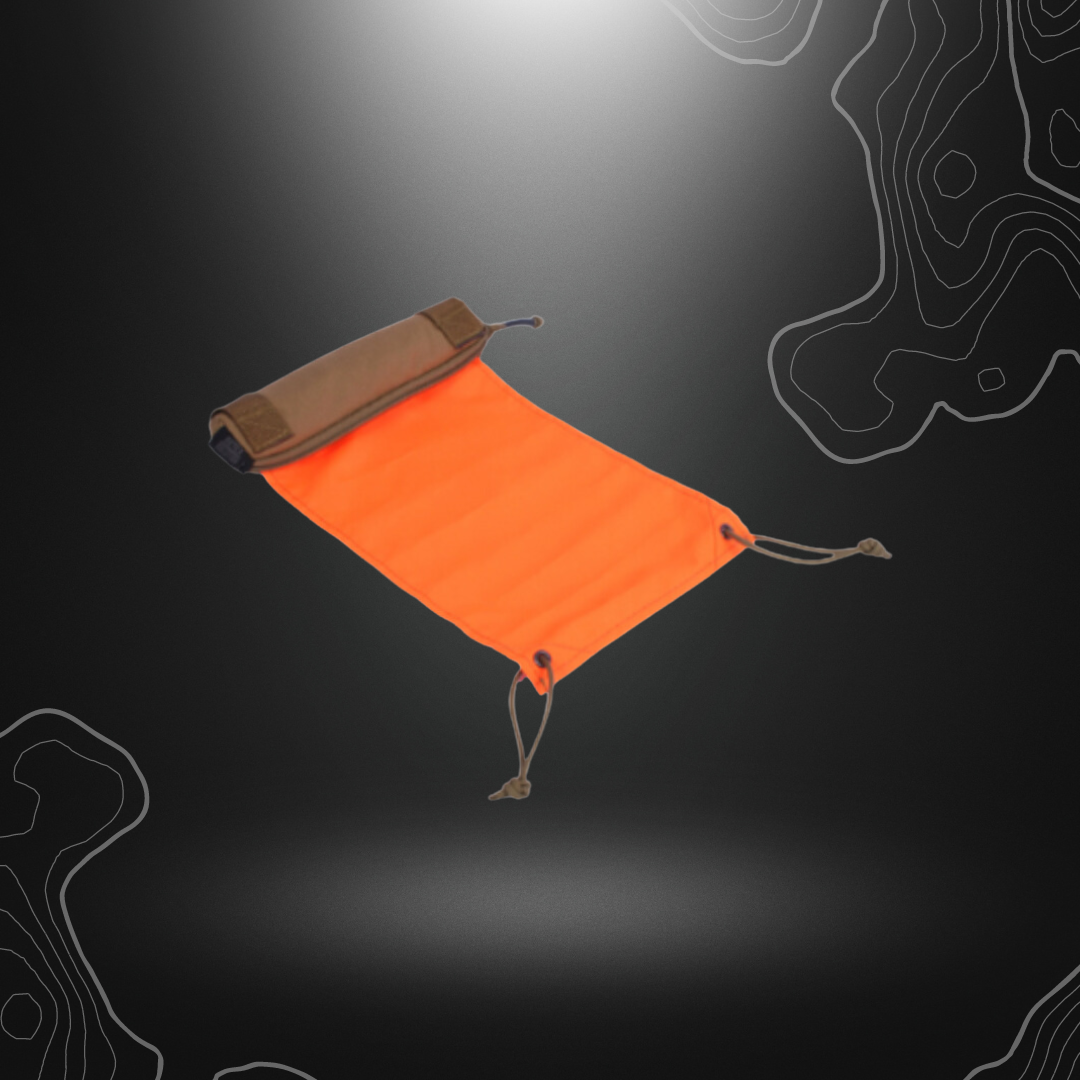 Poche EBI TAN avec drapeau orange déroulable pour appui feu ou signalisation, fixable sur système MOLLE, dimensions 20x4x4cm, poids 60g, T-Square Rip