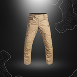 Le pantalon militaire V2 FIGHTER d'A10 EQUIPMENT, résistant et fonctionnel, conçu avec du tissu Ripstop et renforcé en CORDURA pour une performance optimale sur tous les types de
