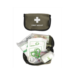 Kit de premiers secours MIL-TEC de couleur vert olive contenant des ciseaux, des épingles de sûreté, des sparadraps, une lingette d'alcool, une bande de gaze, des compress