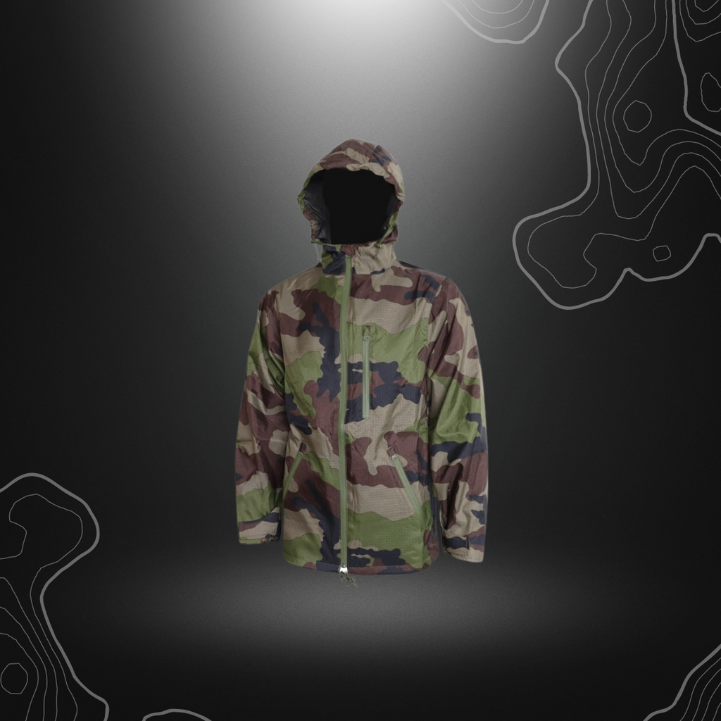 Veste imperméable légère Rainshield A310 v2 de Arktis en camouflage centre-europe avec fermetures éclair étanches et poches multiples