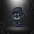 Montre G-Shock GA-700BCE noire de Casio avec calendrier automatique, heure universelle, affichage 12/24h, éclairage LED et étanchéité jusqu'à 20 bars.