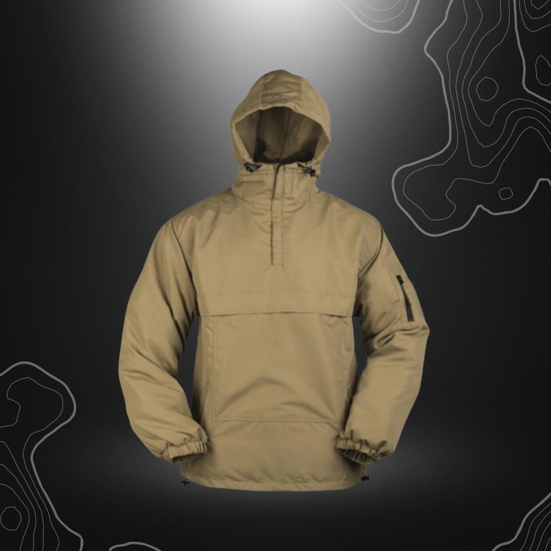 Alt tag: Coupe-vent tactique d'été Mil-Tec en polyester avec poche poitrine zippée, poches obliques et tirants élastiques aux poignets et à la capuche