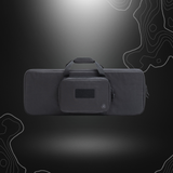 Alt Text: Housse souple noire Delta 80cm pour AR-10 de la marque A10 Equipment, offrant rangement modulable et protection optimale pour armes et équipements.