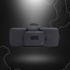 Alt Text: Housse souple noire Delta 80cm pour AR-10 de la marque A10 Equipment, offrant rangement modulable et protection optimale pour armes et équipements.