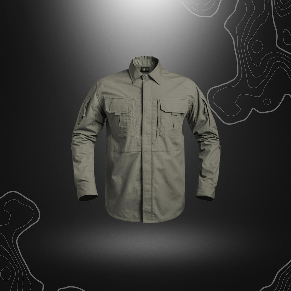 Chemise de combat Fighter en tissu Ripstop, avec de nombreuses poches et une coupe ergonomique pour une liberté de mouvement optimale, développée par A10 Equipment.
