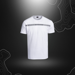 Alt tag pour un t-shirt blanc SÉCU-ONE Sécurité Privée de A10 Equipment, conçu pour les professionnels de la sécurité, avec marquage rétro-réfléchissant et compatibilité vel