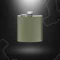 Flasque en acier inoxydable de 170ml de couleur vert olive de la marque Fox Outdoor, de forme classique et incurvée, inodore et insipide, avec bouchon à vis et fermet