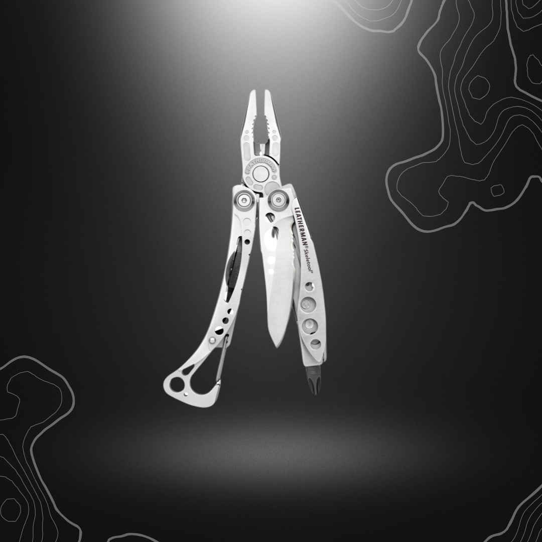 Leatherman Skeletool multifonction 7 outils comprenant des pinces, un couteau combo, un mousqueton intégré et un porte-embouts, léger et idéal pour l'out