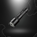 Klarus A1 1100 Lumens lampe tactique rechargeable en noir avec une résistance à la corrosion, aux chocs et à l'abrasion, une portée d'éclairage de 230 mètres et