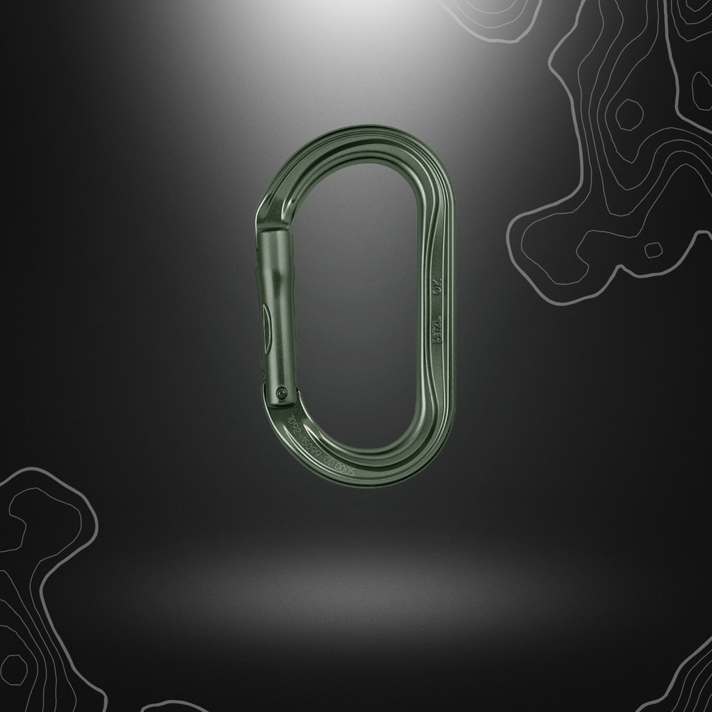 Mousqueton Carabiner ovale gris Petzl en aluminium léger avec système de verrouillage SCREW-LOCK et TRIACT-LOCK, idéal pour positionner les appareils à section large.