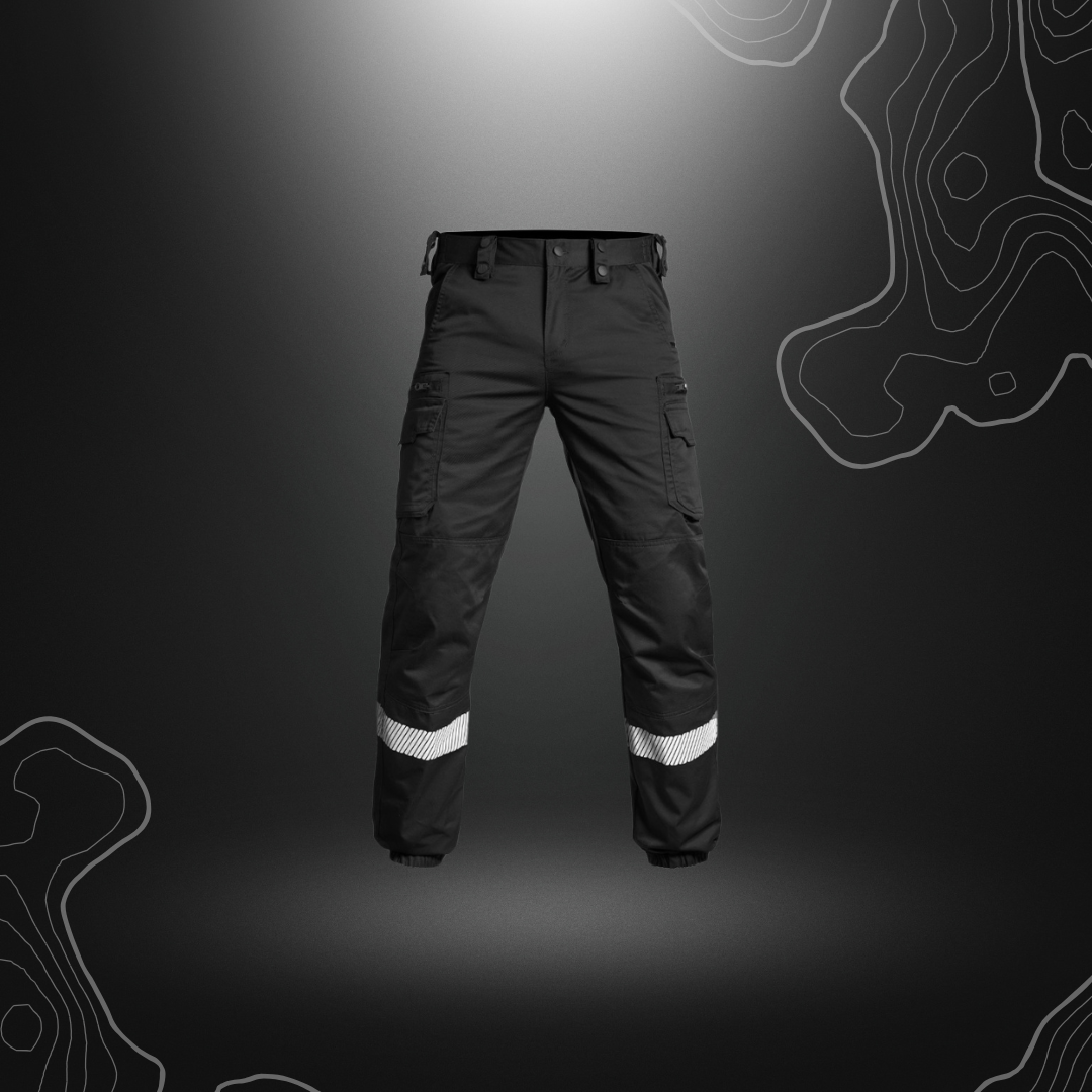 Pantalon V2 SÉCU-ONE noir avec bandes rétro-réfléchissantes HV-TAPE pour une visibilité optimale, résistant et ergonomique, de A10 Equipment