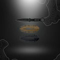 Poignard robuste Missing Screw de Takumitak avec lame Spear Point en acier, manche à trous et anneau pour une prise sécurisée, livré avec deux étuis et un clip MOLLE