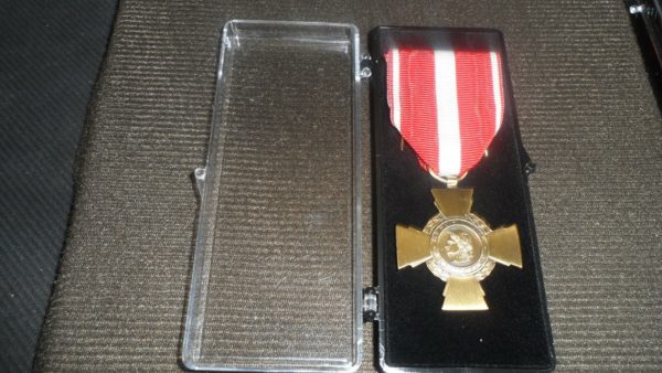 Médaille Ordonnance CROIX DE LA VALEUR MILITAIRE Armée Française -Patinée